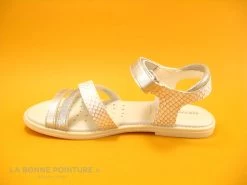 Geox Sand Karly White Silver J5235D Nu-pieds Fille 11 Geox Sand Karly White Silver J5235D Nu-pieds Fille -Les chaussures ne mentent jamais. cd24607c73b9e66c561f35ea11d5d5ef img 3058.jpg 87020