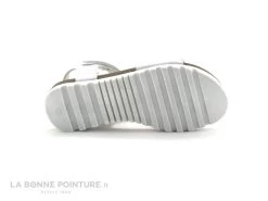 Bopy EVALNA Blanc - Argent 2 Brides Velcro - Fleur - Sandale Fille 15 Bopy EVALNA Blanc - Argent 2 Brides Velcro - Fleur - Sandale Fille -Les chaussures ne mentent jamais. cd24607c73b9e66c561f35ea11d5d5ef img 5589.jpg 135178